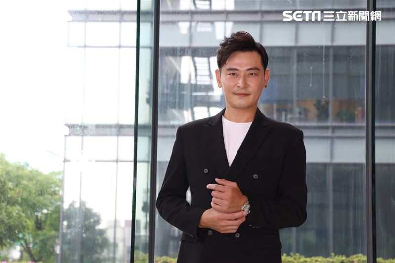 陳冠霖雨天滑倒竟遭「眼鏡插眉頭」！影響視力又驚吐：眼中有異物