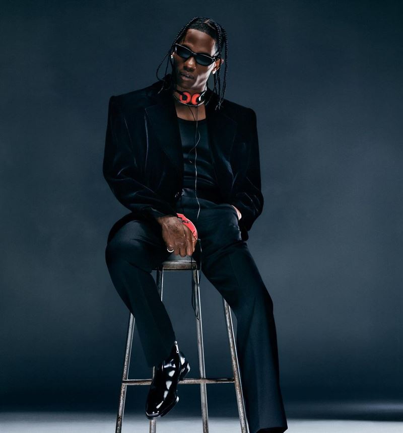 美國「倒勾霸主」饒舌天王驚傳遭逮捕！崔維斯史考特大鬧現場一度失控