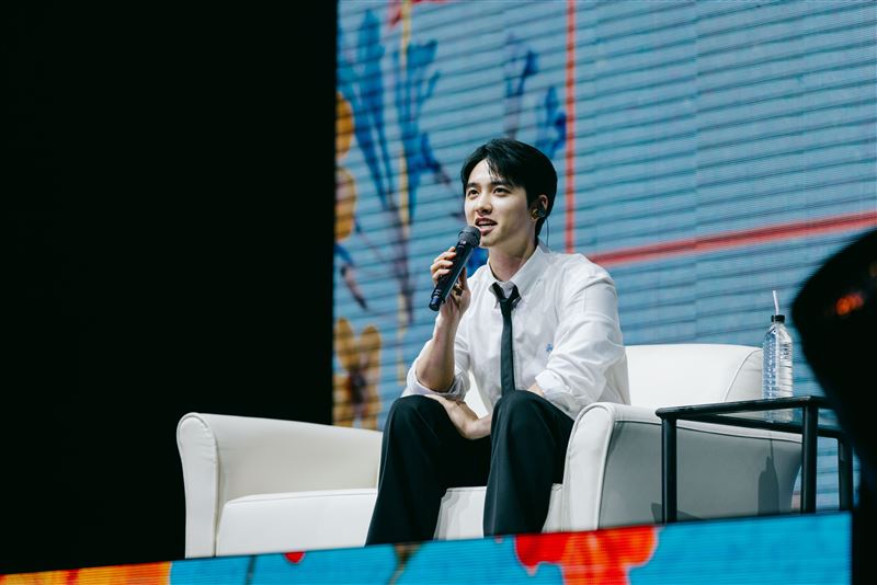 都敬秀期待小籠包Tour!「 害羞不秀肌肉」 直呼:去後面啦