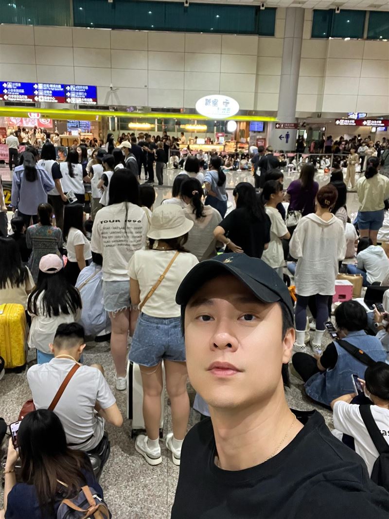 想看金秀賢!野生劉書宏接機被捕獲 自拍帥照粉告白「比較想接你」