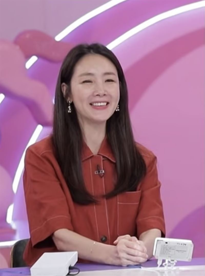 49歲崔智友真的是「老媽」!出賣4歲愛女品味「出門戴頭紗」母女吵很兇