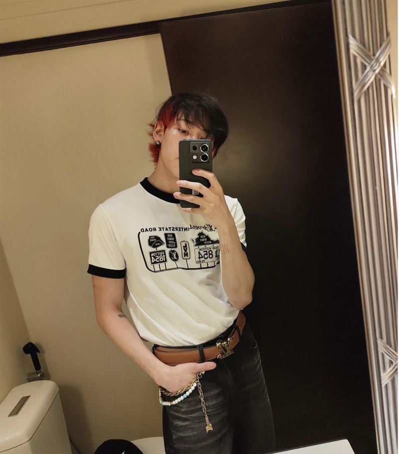 深夜發全黑圖嘆「不想醒來」 男星緊急刪文道歉了