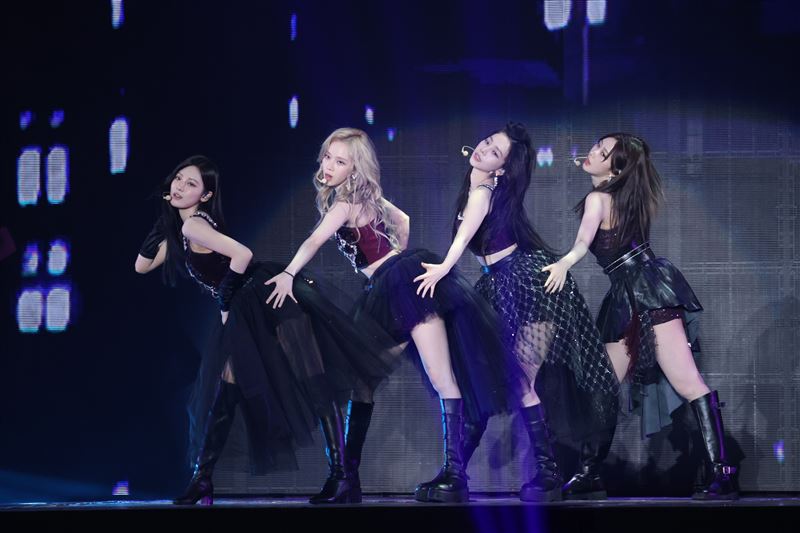 Joeman搖滾區朝聖aespa 搔首弄姿尬跳〈Armageddon〉畫面曝光