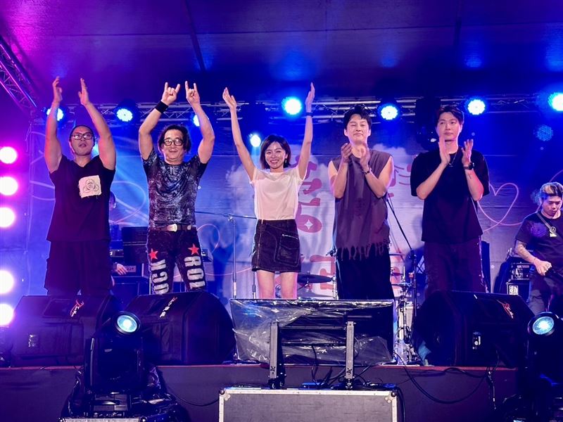 王瞳情人節和4男共度 霸氣樂團找來「音樂界大前輩」當代班人