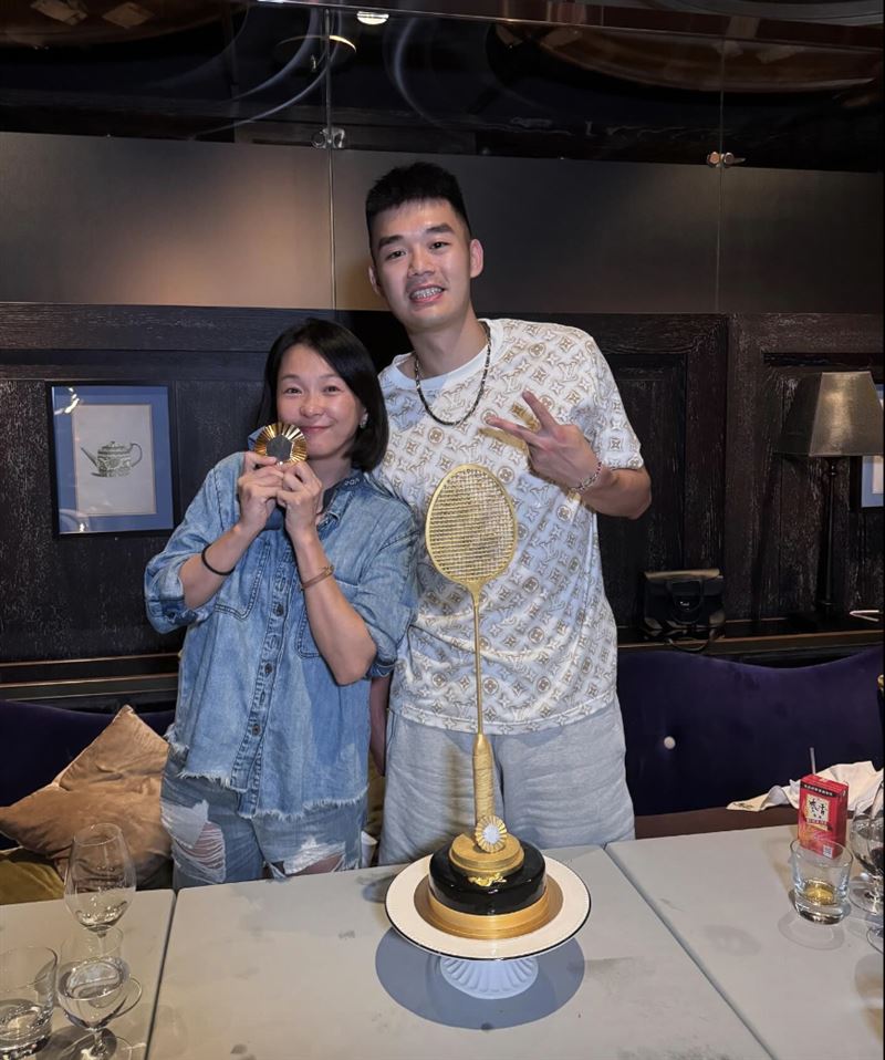 獨/王齊麟奪金受關注!放閃陳詩媛卻被酸 友六月15字曝真實心境