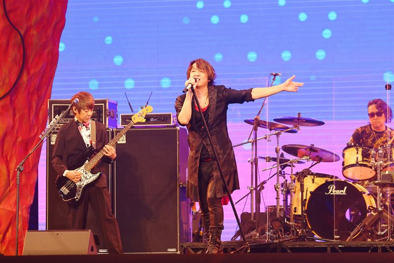 日本天團GLAY睽違6年來台！阿信、怪獸突衝上台　全場歌迷瘋了