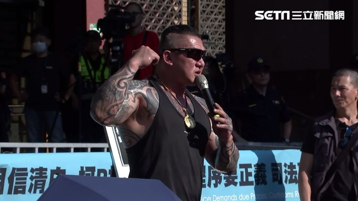 連兩日赴北檢聲援!柯文哲今無保請回 館長「23字首發聲」