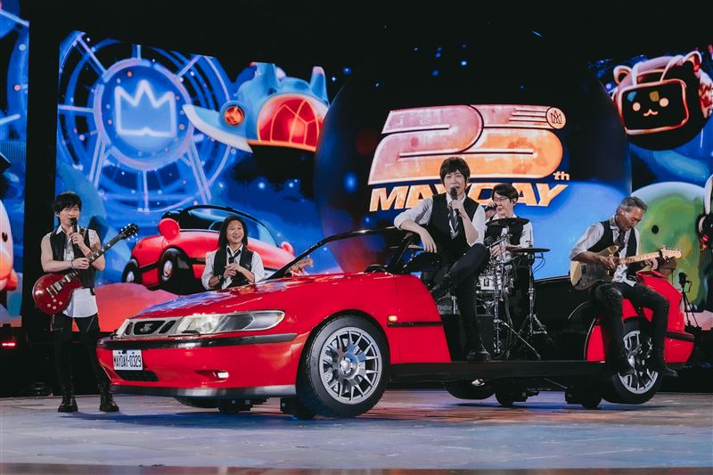 五月天才剛結束武漢演唱會 怪獸89歲父親驚傳逝世!低調辦完告別式