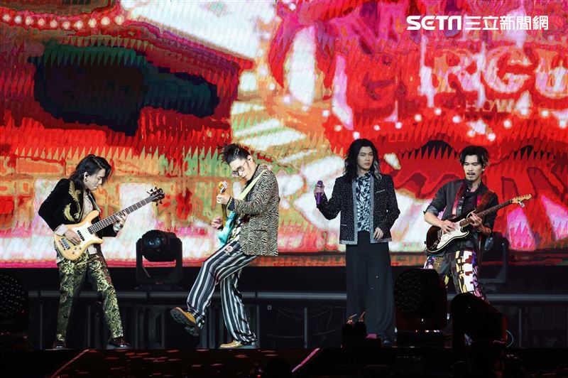 麋先生首攻蛋!唱到一半超大咖天團突現身 粉絲驚嘆一張票看三團