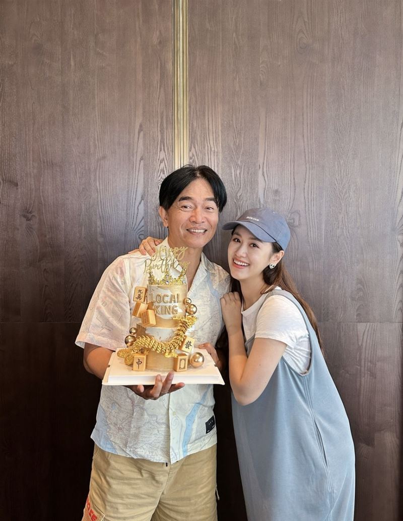 吳宗憲哭了!抱吳姍儒女兒失態「淚滴她臉頰」 霸氣包200萬彌補