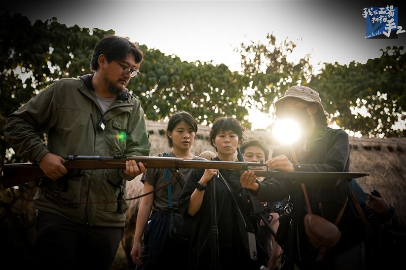 爬上超過60米高空電塔　台灣職人厲害了！心聲首曝光