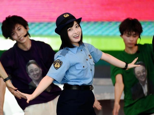 橋本環奈「下體全裸」登大人啦　超誘惑眼神色氣滿點&#8230;有夠想剝開她