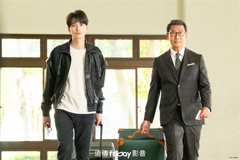 自爆被醫院「特殊待遇」！岡田將生、中井貴一睽違2年合體爆口角