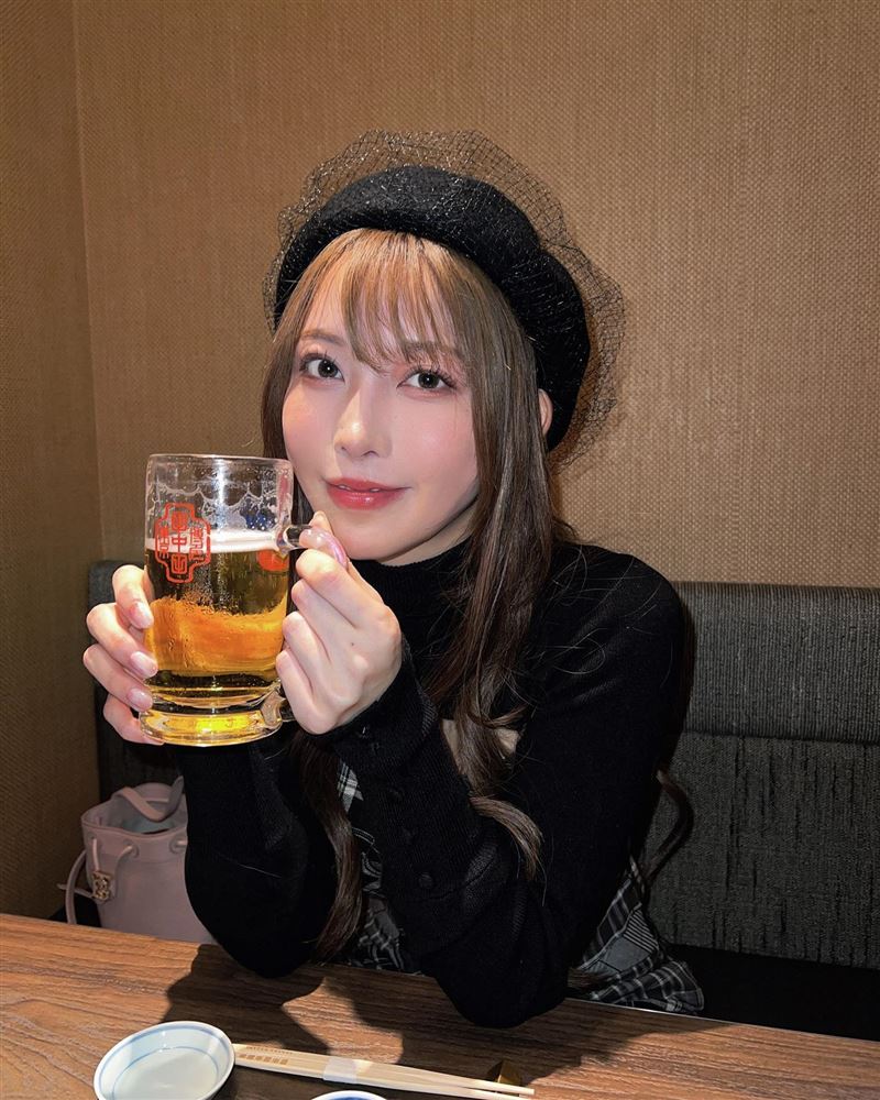 刷簿子驚見戶頭剩4174元！女星級正妹果斷下海　翻身一線人氣女優