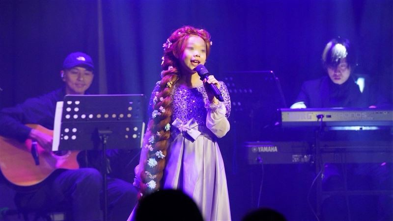 郭台銘愛女開演唱會！台下全都超大咖　背後推手是天后經紀人陳子鴻