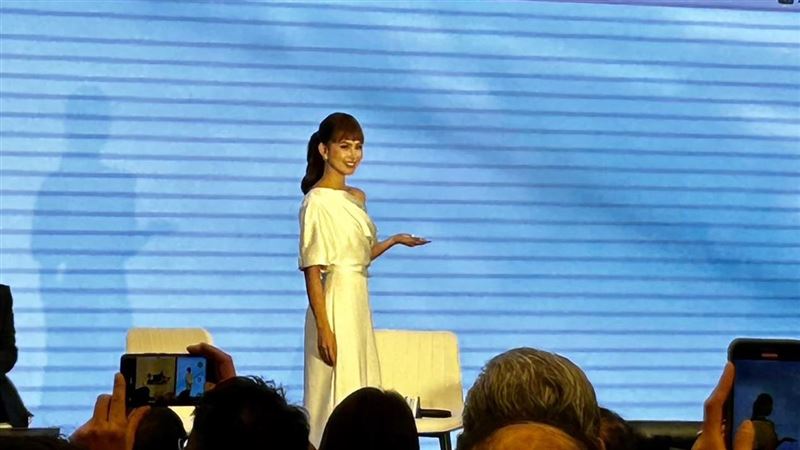 再1個月就大巨蛋演唱會!昆凌不忍了帶女兒做「這件事」還見血