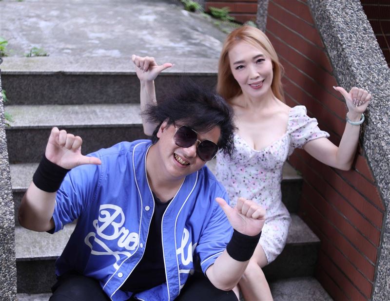 獨家/〈跩個屁〉被嫌難聽?尾牙狂接逾30場「超狂經歷」不輸大咖