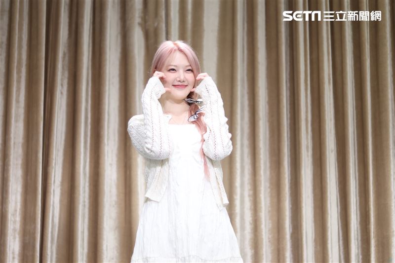 GFRIEND Yerin來台遇大雨「秒露出哭哭表情」直喊：好想喝珍奶啊