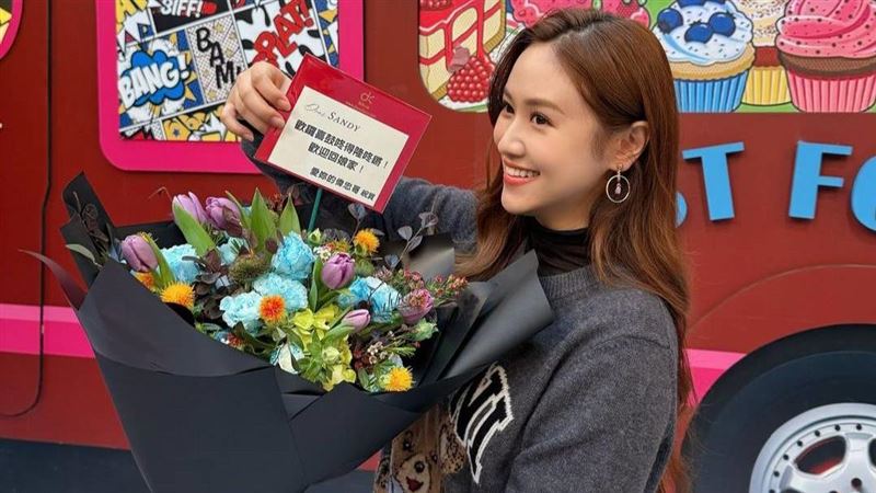 母愛真偉大!Sandy驚爆育兒險慘摔 「保護孩子竟骨頭錯位」曝心聲