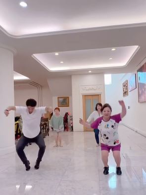 70歲白冰冰Q彈關節 過年「16蹲來真的」!網傻眼:還有誰能超越