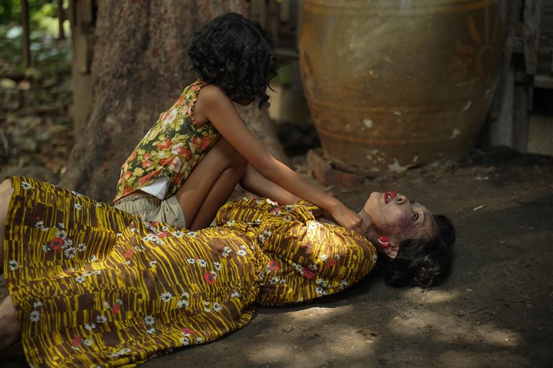 童年陰影回來了!《邪降》新作「老僧慘遭下降頭」大吐血橫倒街頭