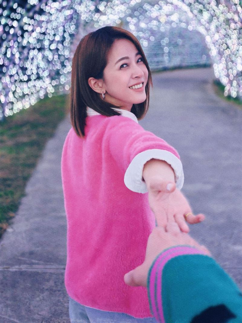 台八女星單身4年有喜了?公開「人生首張男友視角」 影中人竟然是他!