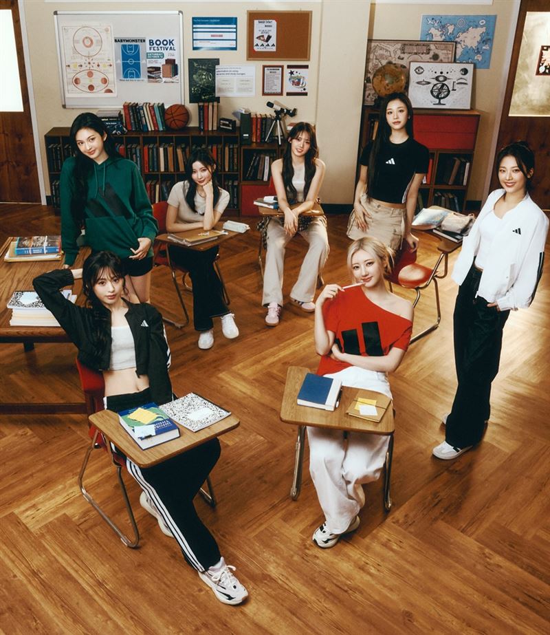 adidas Sportswear Essentials系列開學登場 韓團BABYMONSTER化身女大生