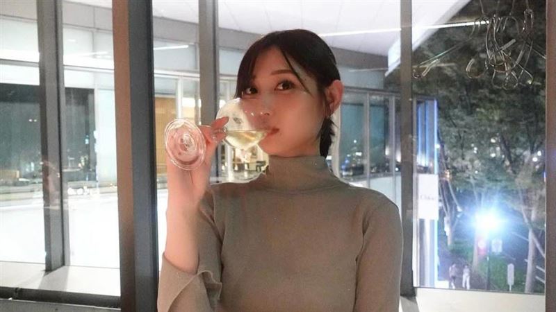 26歲女星下海「改當酒店小姐」：憧憬的職業　「驚人年收入」曝光