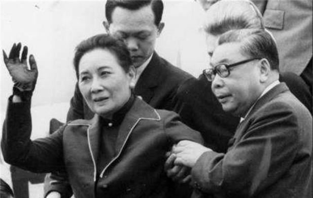 兒子蔣經國都快死了！蔣宋美齡為何不見最後一面？只願站在門口