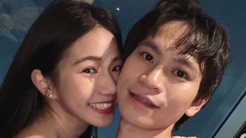 Andy養不起父母苦喊不孝子!網挖家寧「帶媽爽吃大餐照片」開酸:諷刺