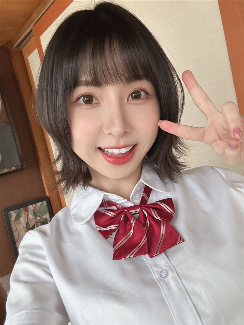 台灣正妹重磅下海！「清純制服照」最新流出　粉絲驚：好可愛的同學