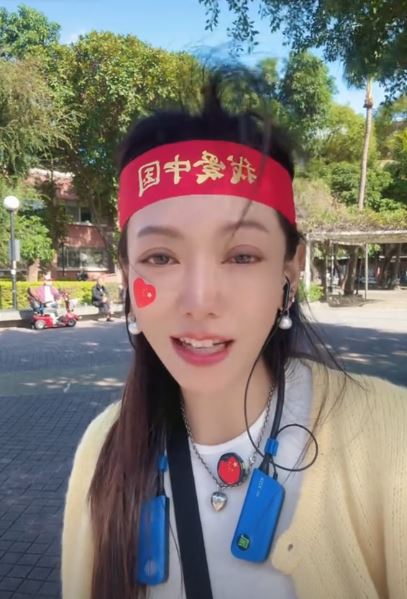 中配台灣公園開麥唱「五星紅旗是信仰」演到中國人看不下去：你快當歸