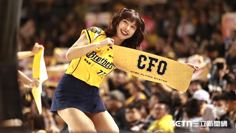 中職／PS女孩33人成6隊最大團　峮峮要學妹跳應援更投入！球迷看得出來