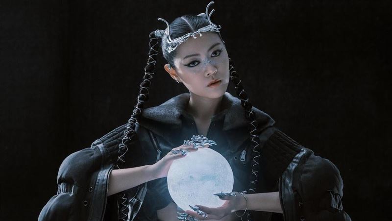 林俊傑蒙面師妹首度露臉！超漂亮面容曝光　超強實力難怪會被簽約