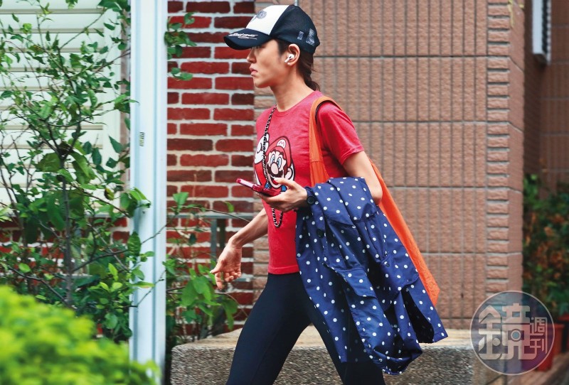 楊千霈恢單後又爆熱戀　同是離婚有小孩！「建材業陳傑憲」身分曝光