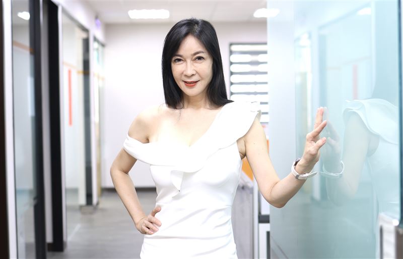 大腸水療做13年卻罹癌 女星親曝真實病況!大啖炸雞可樂:沒在怕