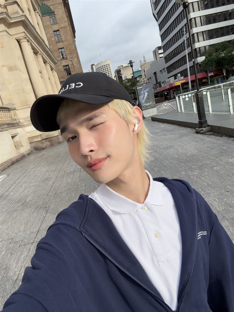 鍾明軒隻身赴日！自曝模樣「像在做化療」　工作途中突崩潰