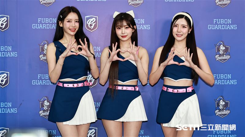 李珠珢變臉被拍！見粉絲「偏心1舉動」吃醋了　網融化：表情太可愛