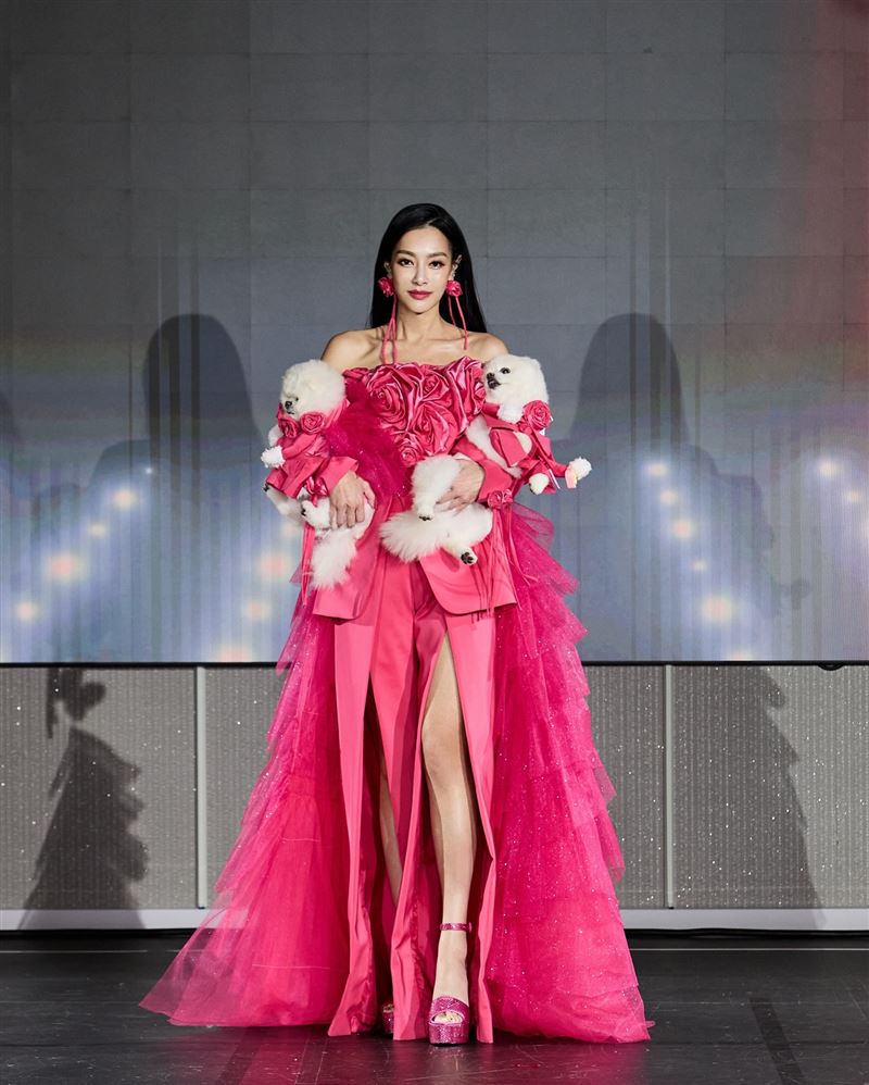 王思佳深夜認了：從沒說過嫁豪門　老公職業遭起底！護夫怒嗆世界瘋了