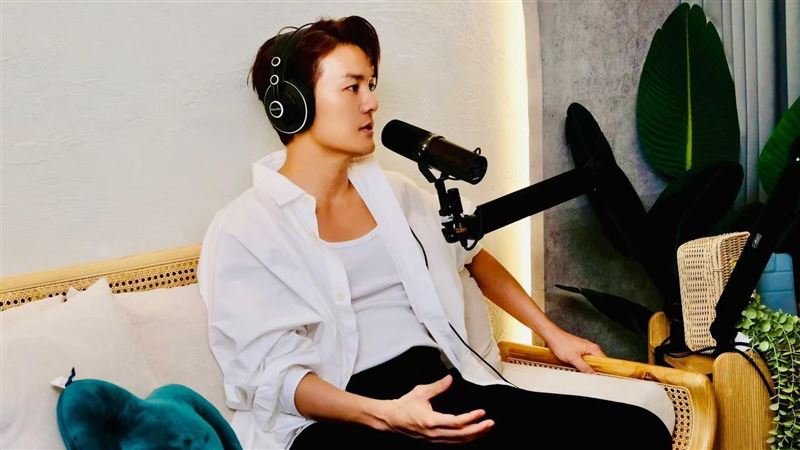 吳克群哀慟母親逝世！醫院樓梯間悲痛放聲大哭　做公益唱酬全捐還倒貼