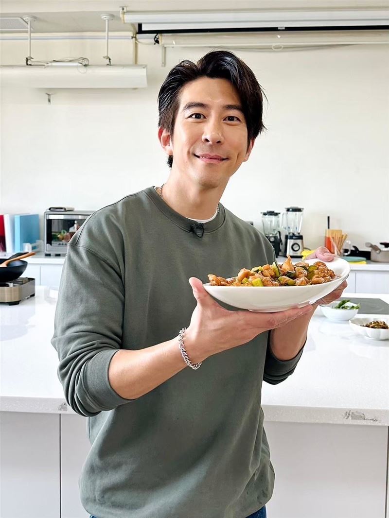 獨／才傳攜手賈靜雯「錢進」中國！修杰楷「幕後團隊」換人真相曝光