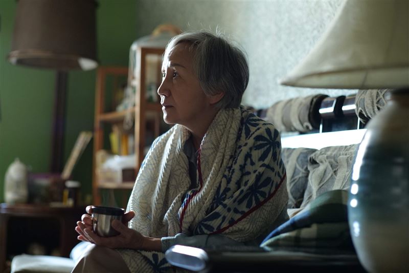 66歲影后成「獨居老太太」　感嘆「人生沒重心」：死亡還沒來先埋葬自己