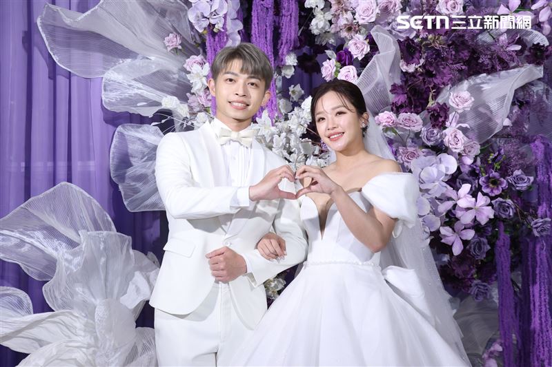 胡瓜當證婚人糗了！突脫口：賴慧如的老公是「翁家明」　一旁新郎臉綠掉