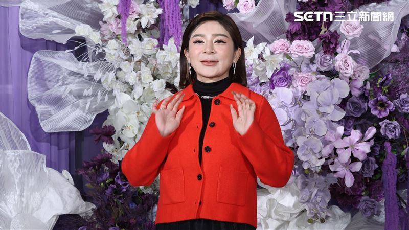 王彩樺捲整形風波又進廠維修！曬自拍照秀成果　超大顆鑽石閃亮搶眼