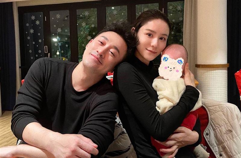 香港天王嫂80億資產竟用「盜版Labubu手機殼」急刪照發聲：問心無愧！