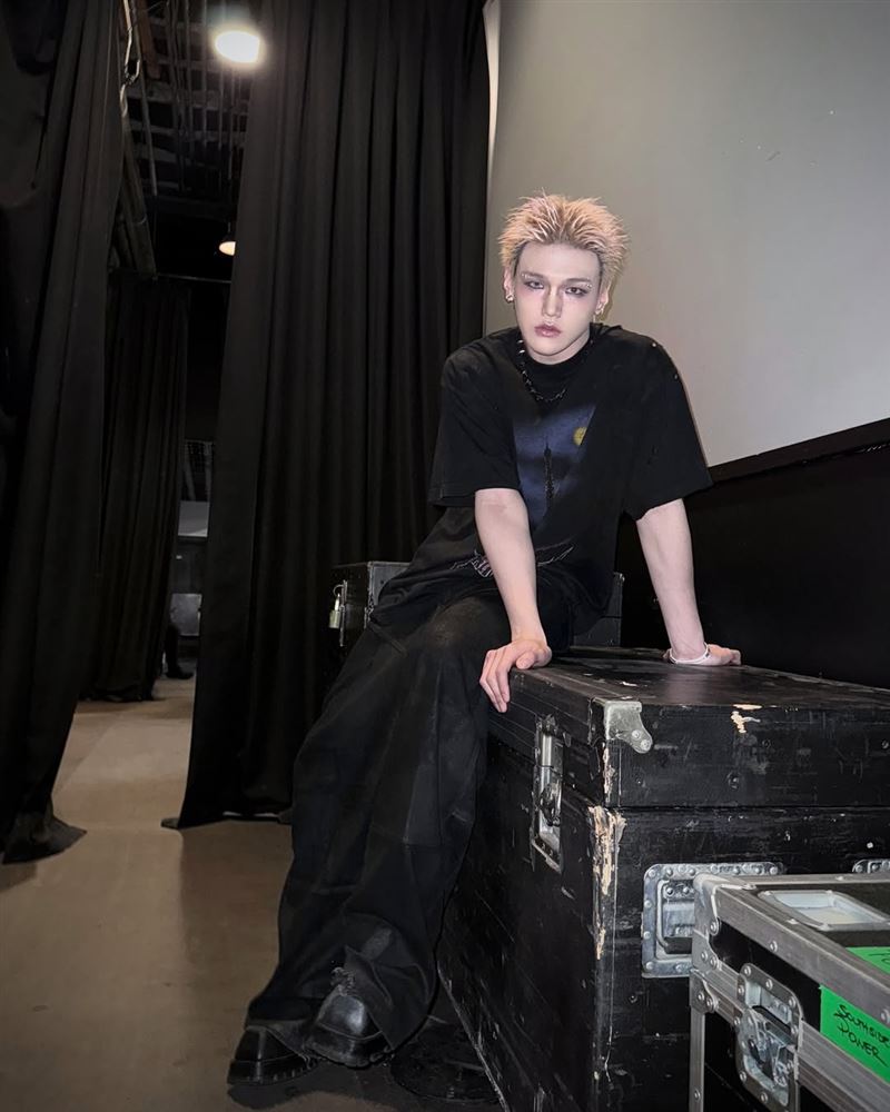 韓男團成員「公開出櫃」！演唱會上輝彩虹旗：很自豪成為其中一員