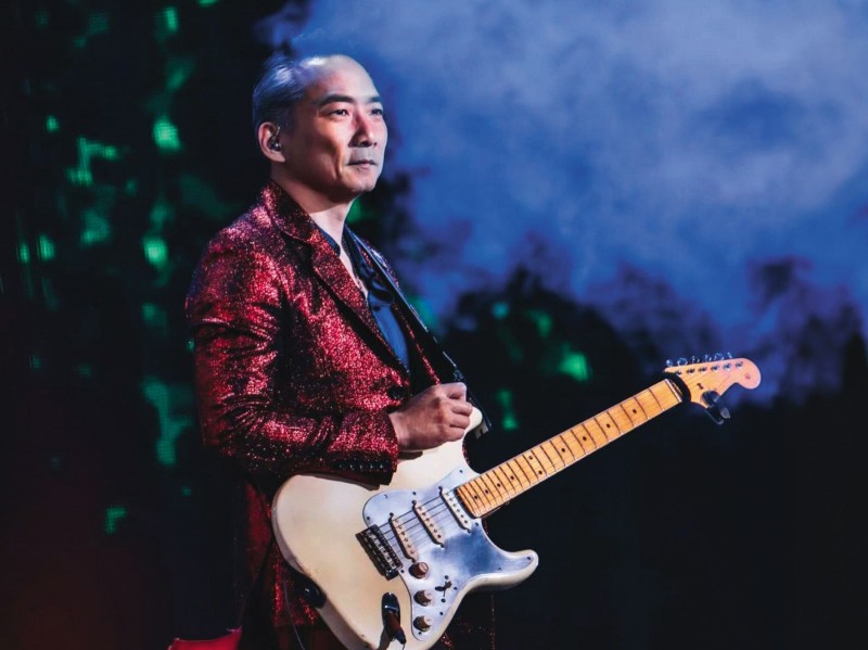 五月天忙開巡迴演唱會!為妻兒當空中飛人 石頭移民定居英國