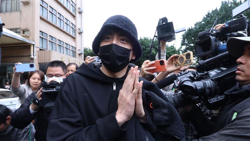 幫王大陸查逃兵集團首腦個資　北市刑大隊長邀功「沒給你漏氣」被起訴