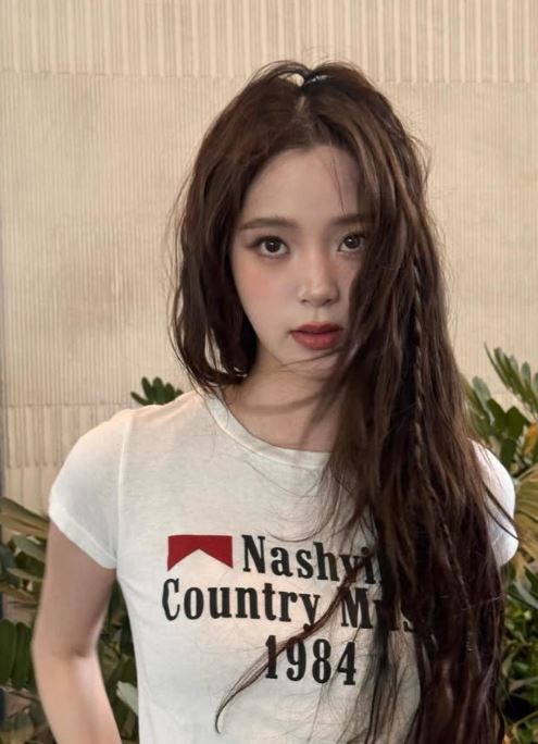 不愛祖國了？歐陽娜娜「狂踩中國紅線」帶頭辱華　網嚇爛