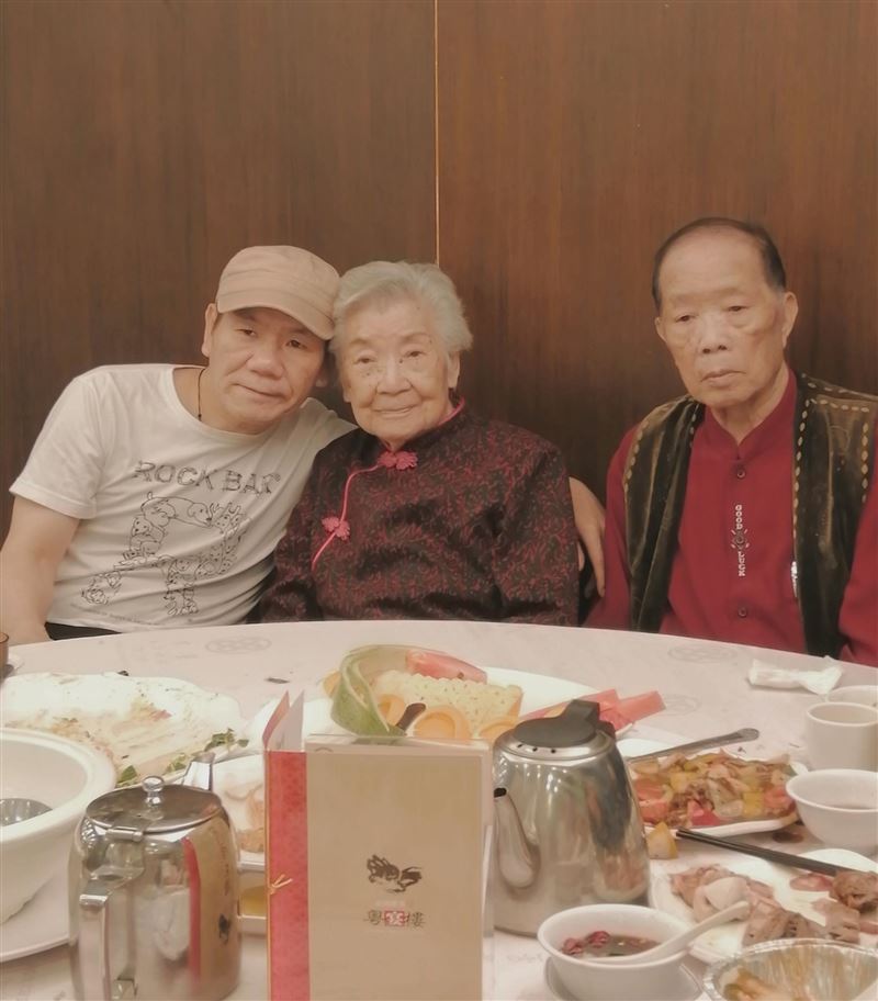 母親節前夕！趙傳百歲慈母驚傳離世「兩年內痛失雙親」悼念文惹鼻酸